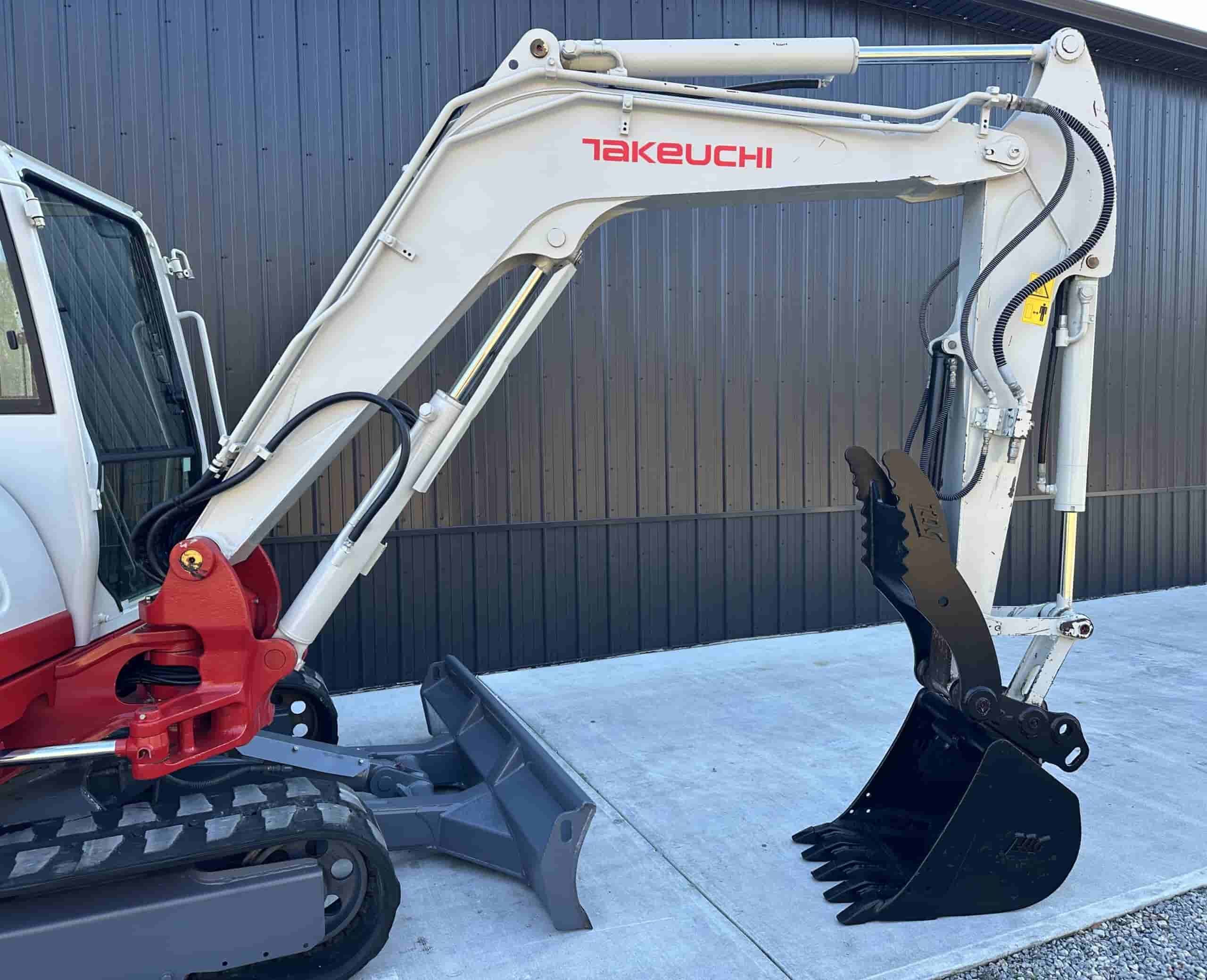 2018 TAKEUCHI TB260
